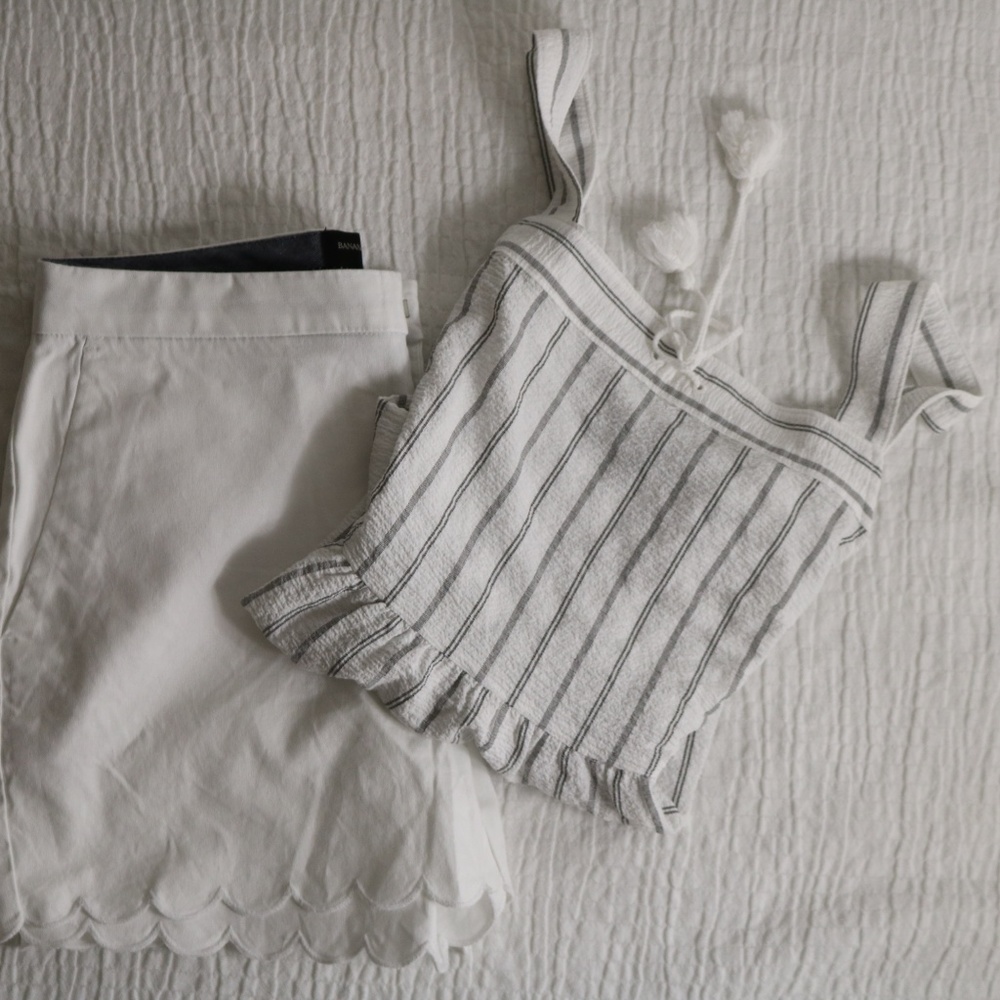 BANANA REPUBLIC TOP AND SHORTS